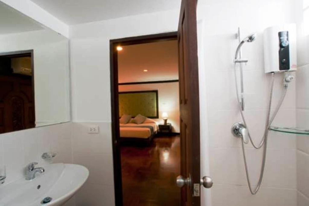 Cucumber Inn Suite Pattaya Exterior photo
